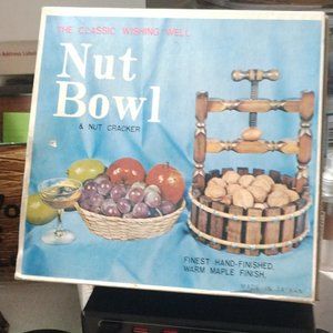 Rare vintage the classic wishing well nut bowl & cracker